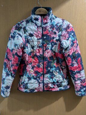 The North Face Mossbud reversible puffer jacket - girls size M (10-12)
